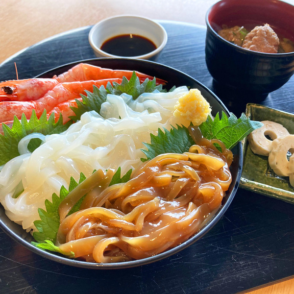 アイコン：元祖鳥取三色白いか丼